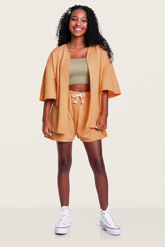 Conjunto top e shorts com kimono em linho