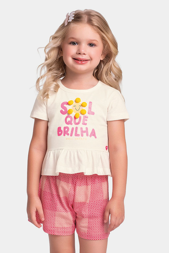 Conjunto blusa com pompom e short xadrez