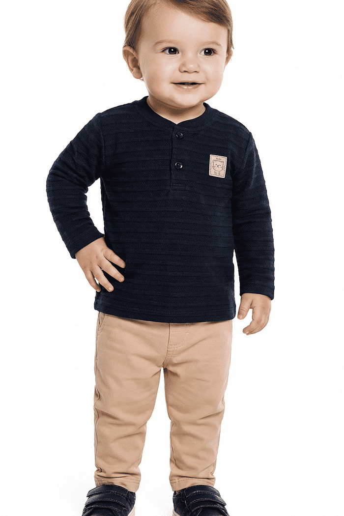 Conjunto camiseta manga longa em meia malha listras com textura em moletom e calça em moletom