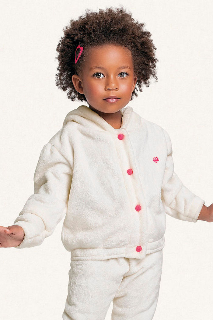 Conjunto casaco aberto com capuz e calça em tecido fleece pompom