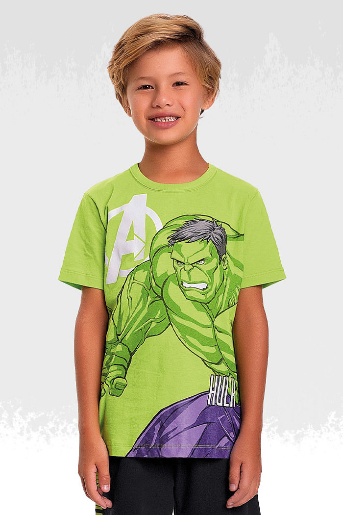 Conjunto camiseta meia malha e bermuda vingadores