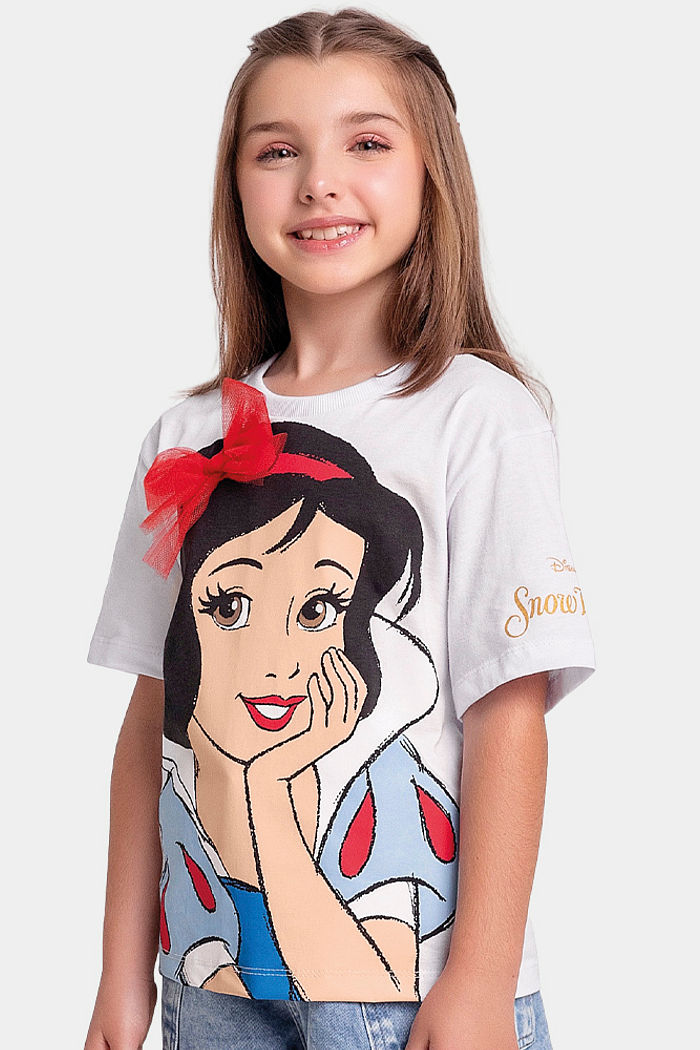 Blusa branca de neve com laço em tule