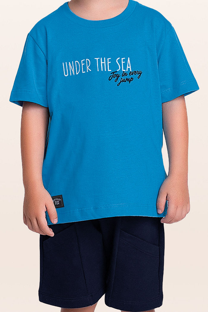 Conjunto camiseta e bermuda mar