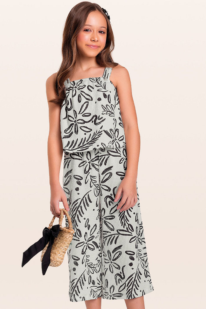 Conjunto bata e calça pantacourt tropical