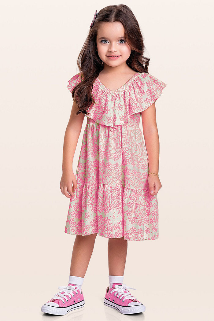 Vestido borboletas no campo