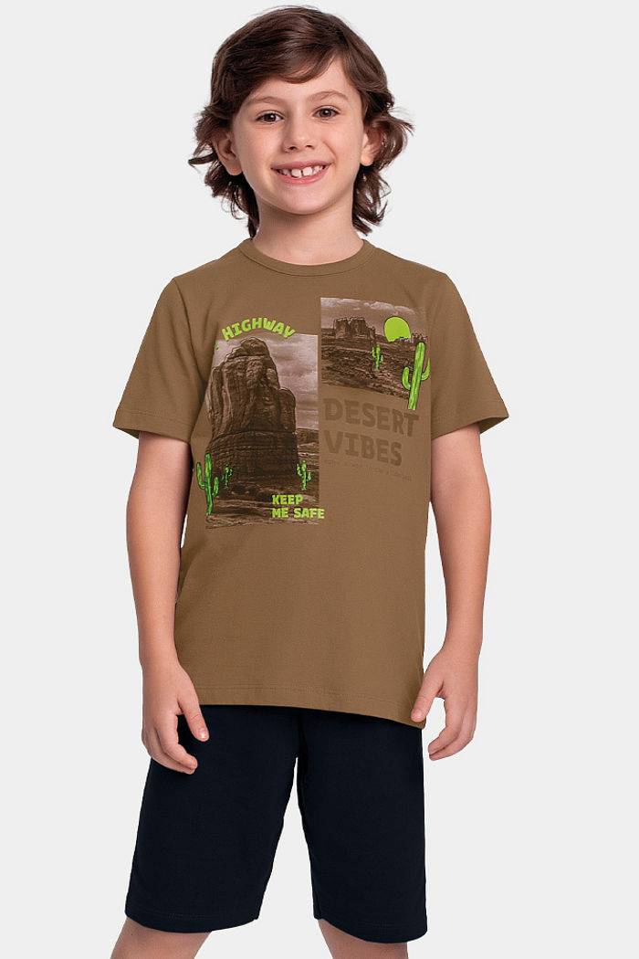 Conjunto camiseta desert e bermuda em moletinho