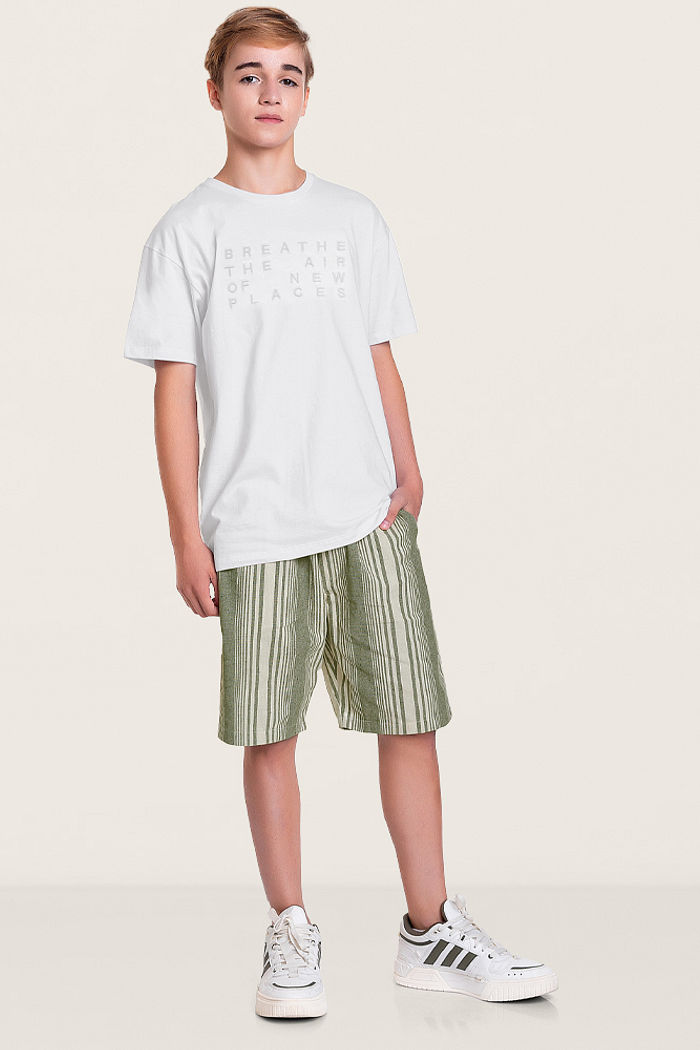 Conjunto camiseta breathe the air e short listrado