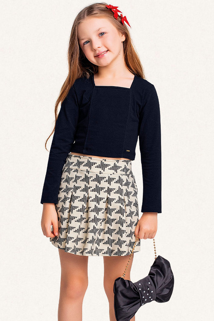 Conjunto blusa manga longa em cotton e short-saia em moletinho