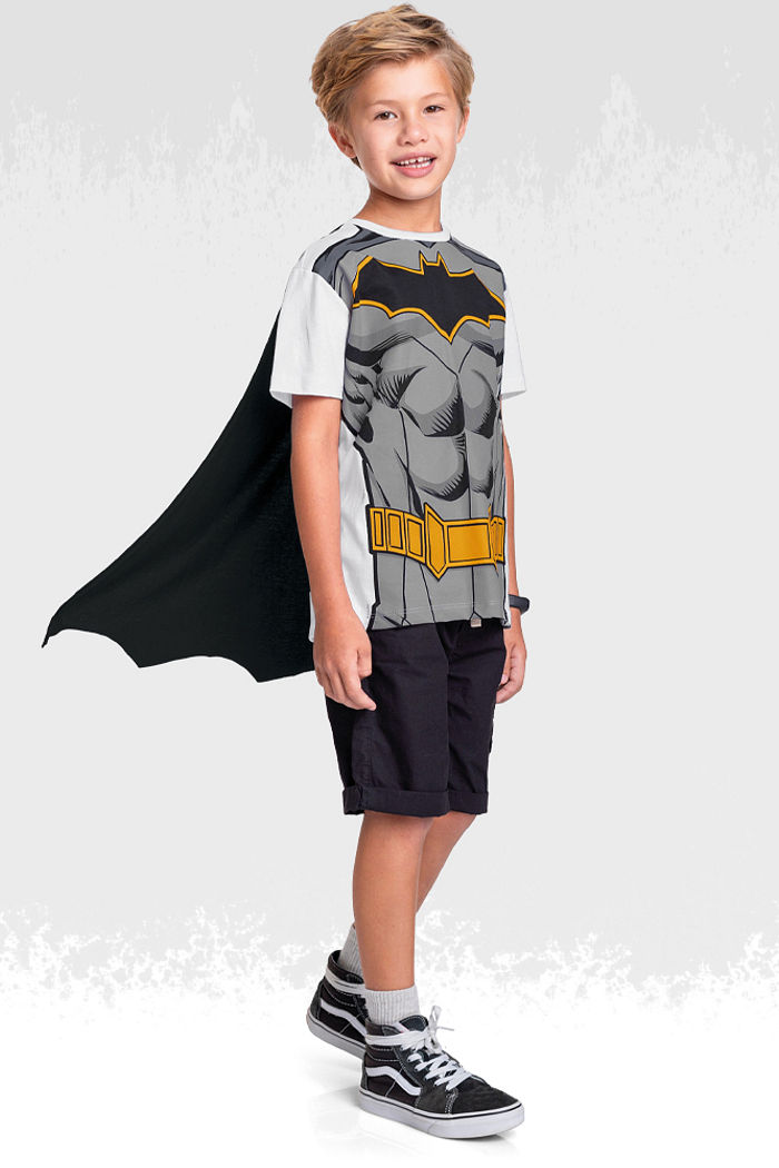 Camiseta com capa em mei malha batman