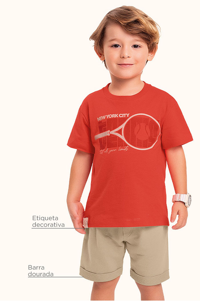 Conjunto camiseta em meia malha e bermuda em moletinho com barra dobrada