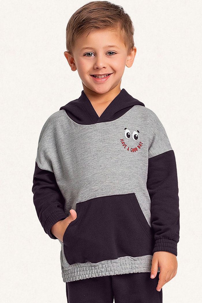 Conjunto blusão com capuz e calça em moletom