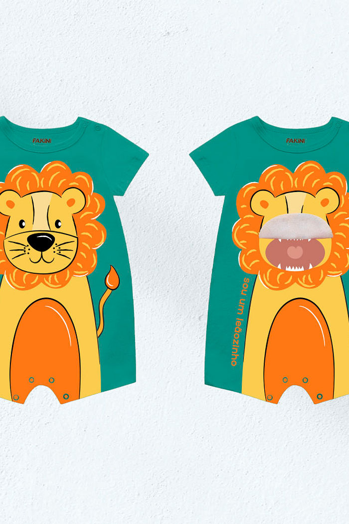 Macacão com botão de pressão bichinhos