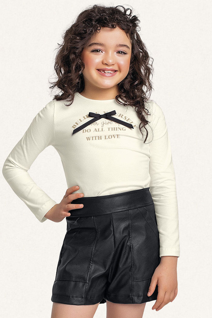 Conjunto blusa manga longa em cotton com laço e short em tecido PU