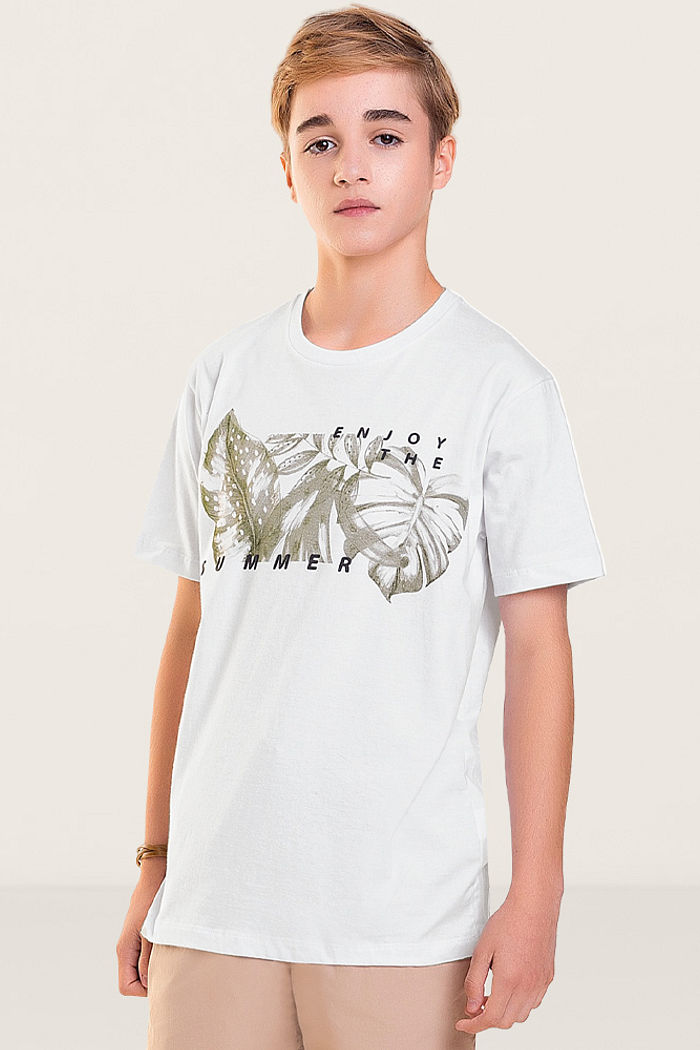 Camiseta em meia malha com tecido em relevo