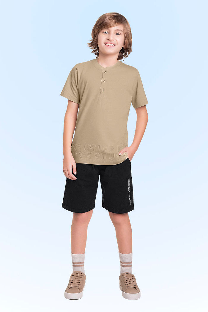 Conjunto camiseta em meia malha e bermuda em sarja queen