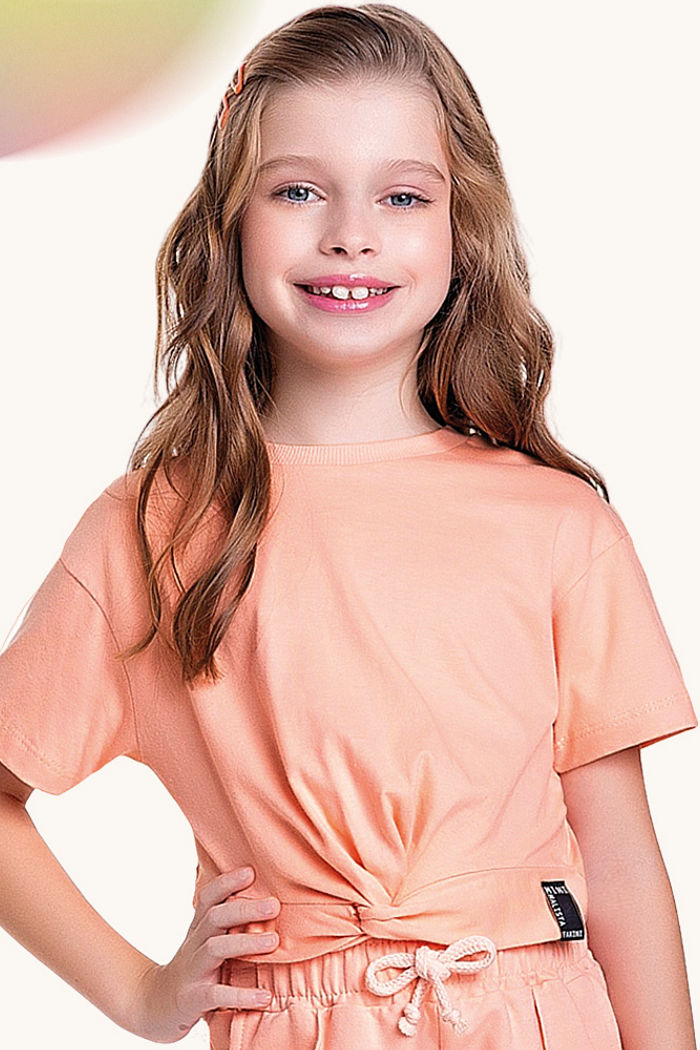 Blusa em meia malha detalhe em transpasse