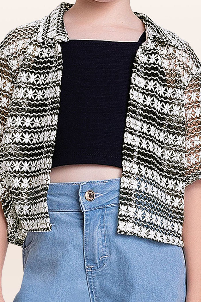 Camisa em tecido rendado