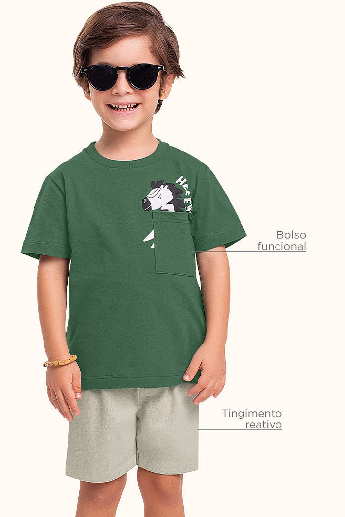 Conjunto camiseta em meia malha com bolso funcional e bermuda em sarja