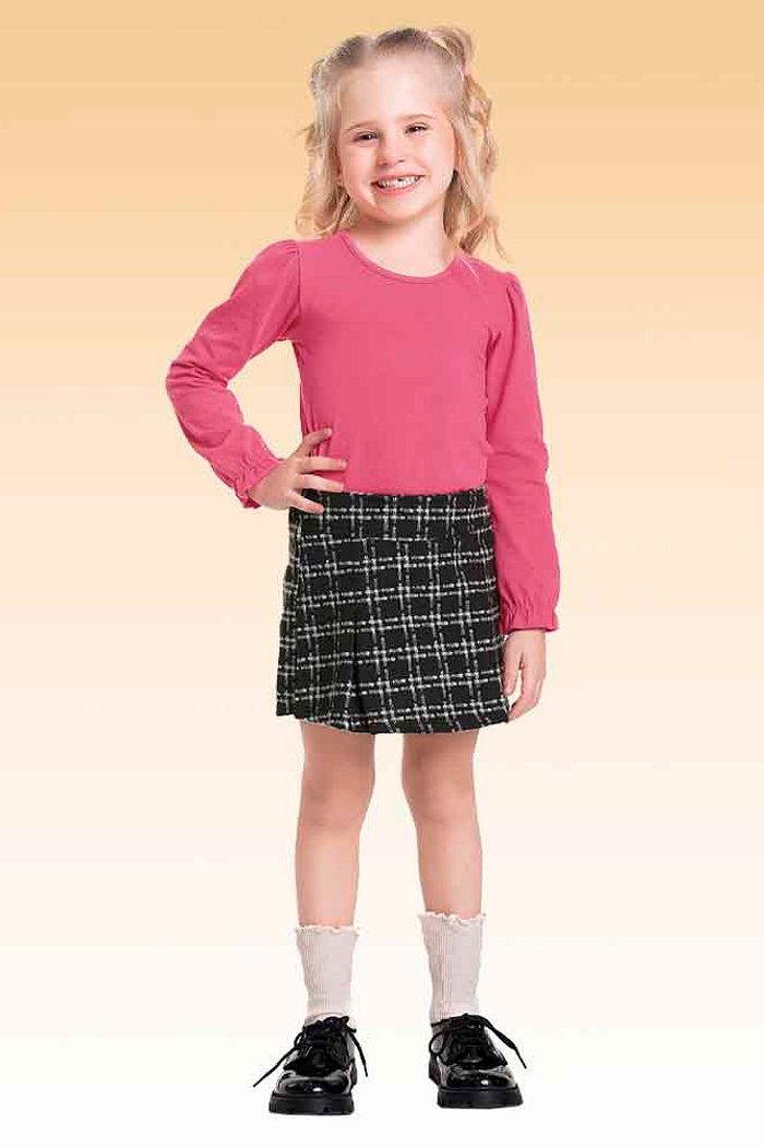 Conjunto blusa manga longa em cotton e short-saia em tecido tweed