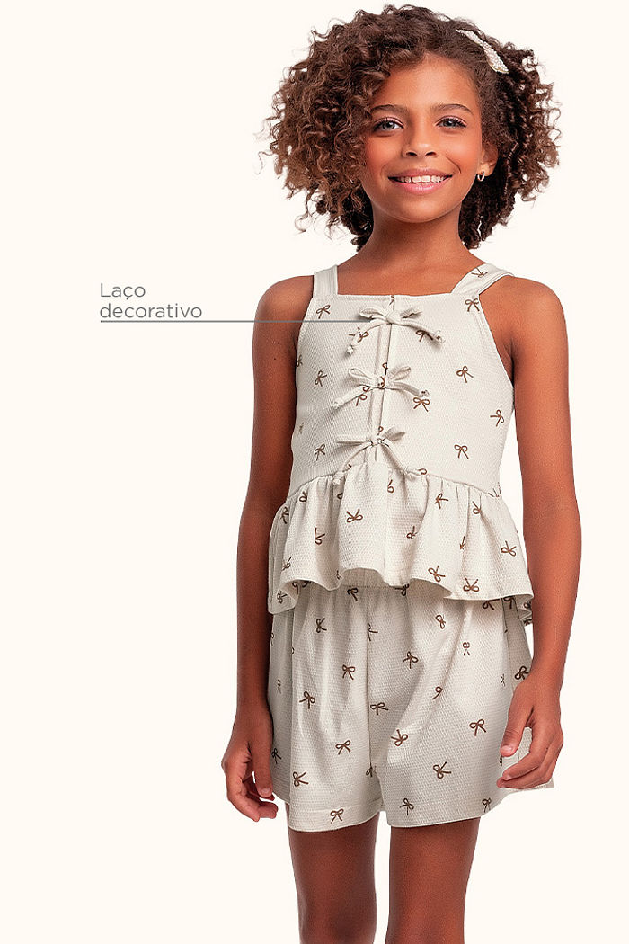 Conjunto blusa/short em malha favo laços