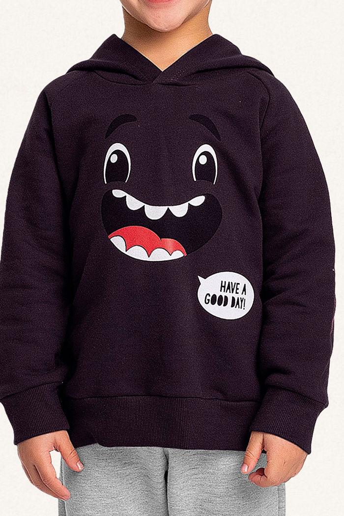 Conjunto blusão com capuz e calça em moletom