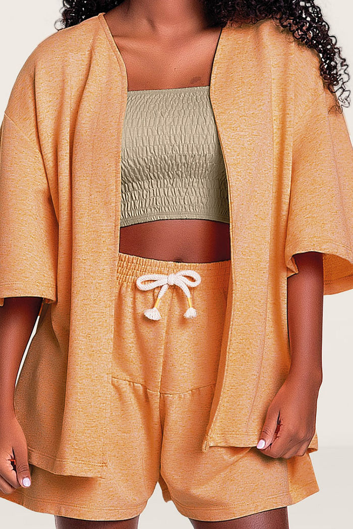 Conjunto top e shorts com kimono em linho