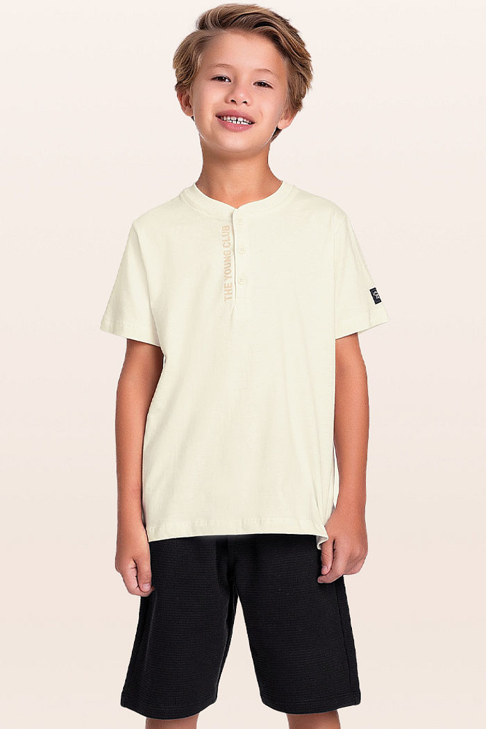 Conjunto camiseta com botões e bermuda férias