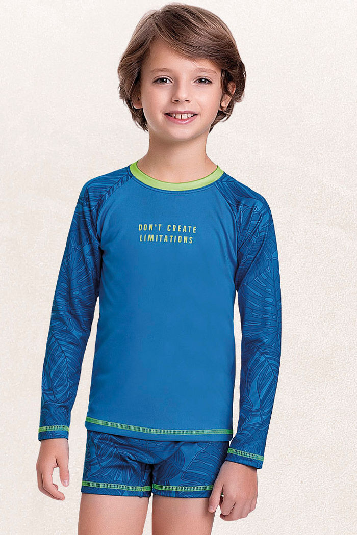 Conjunto camiseta manga longa e sunga praia tropical