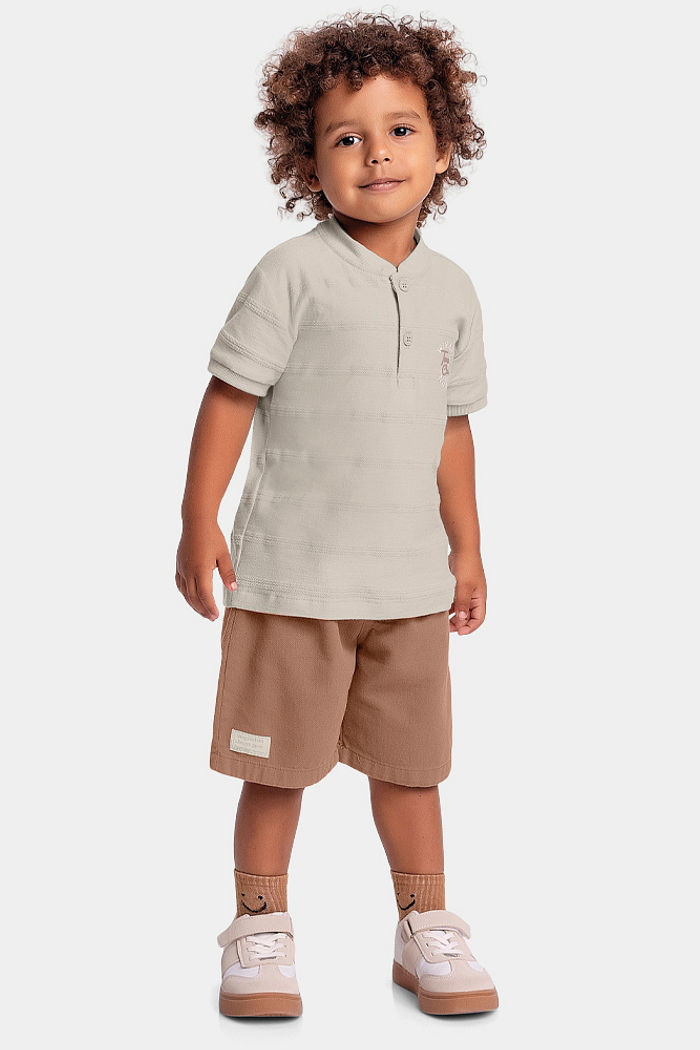 Conjunto camisa gola padre em malha textura corrente e bermuda em sarja yari