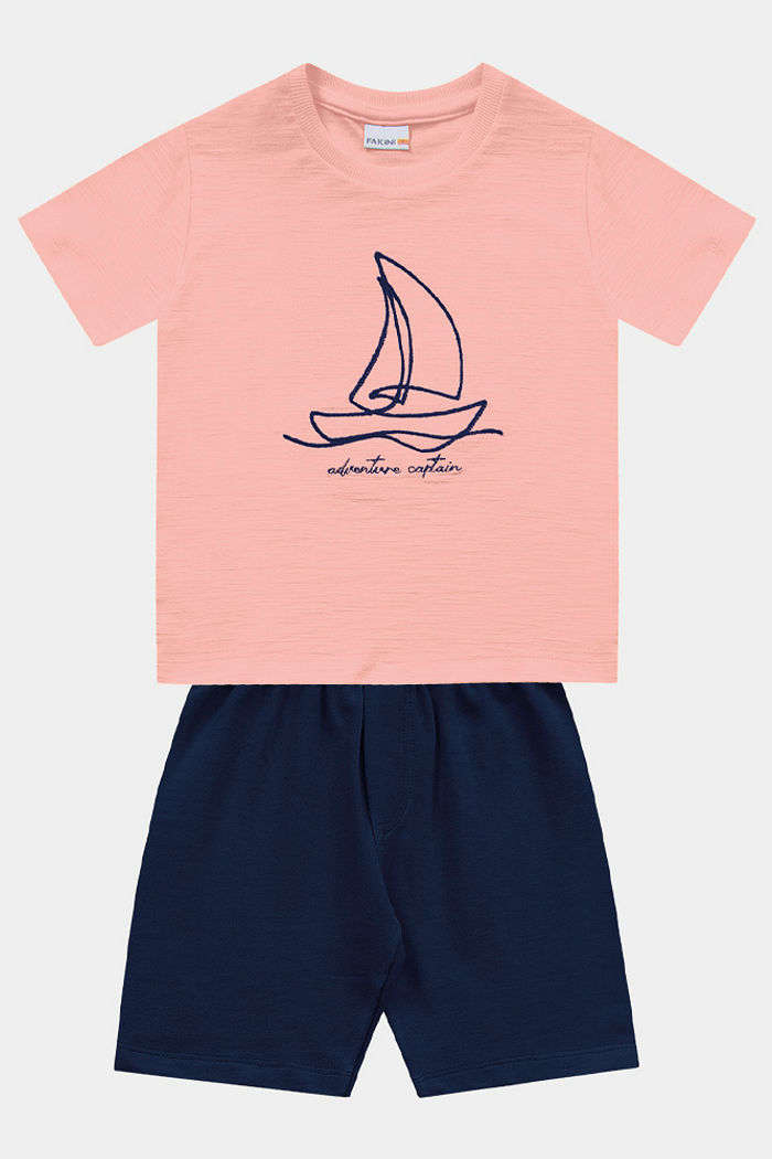 Conjunto camiseta bordada de barco à vela em malha flamê e bermuda moletinho
