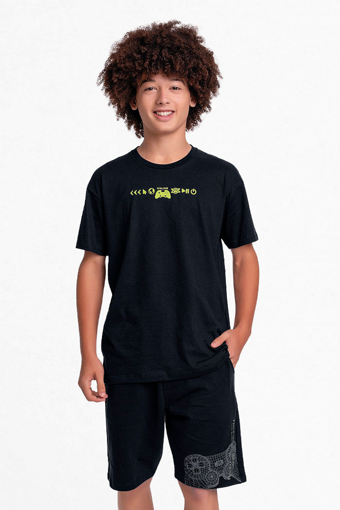 Conjunto camiseta game e bermuda em moletinho