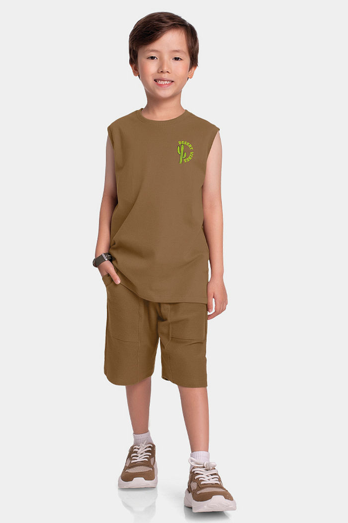 Conjunto camiseta desert vibes e bermuda moletinho com bolso