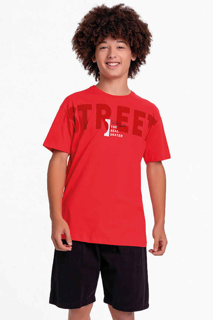 Conjunto camiseta street e bermuda com bolso e tingimento reativo