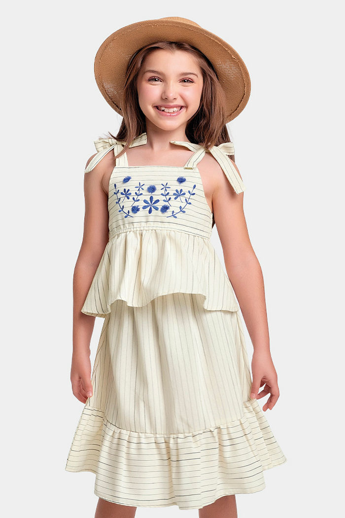 Conjunto regata e saia em tecido ecotex flamê com alças de amarração e bordado