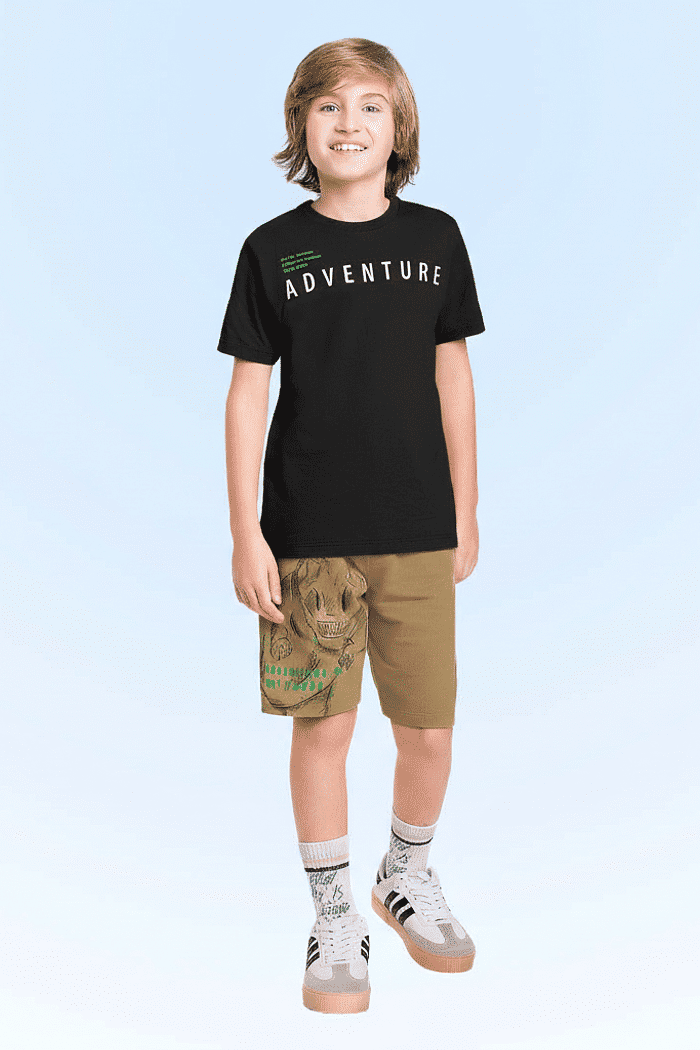 Conjunto camiseta em meia malha e bermuda em moletinho