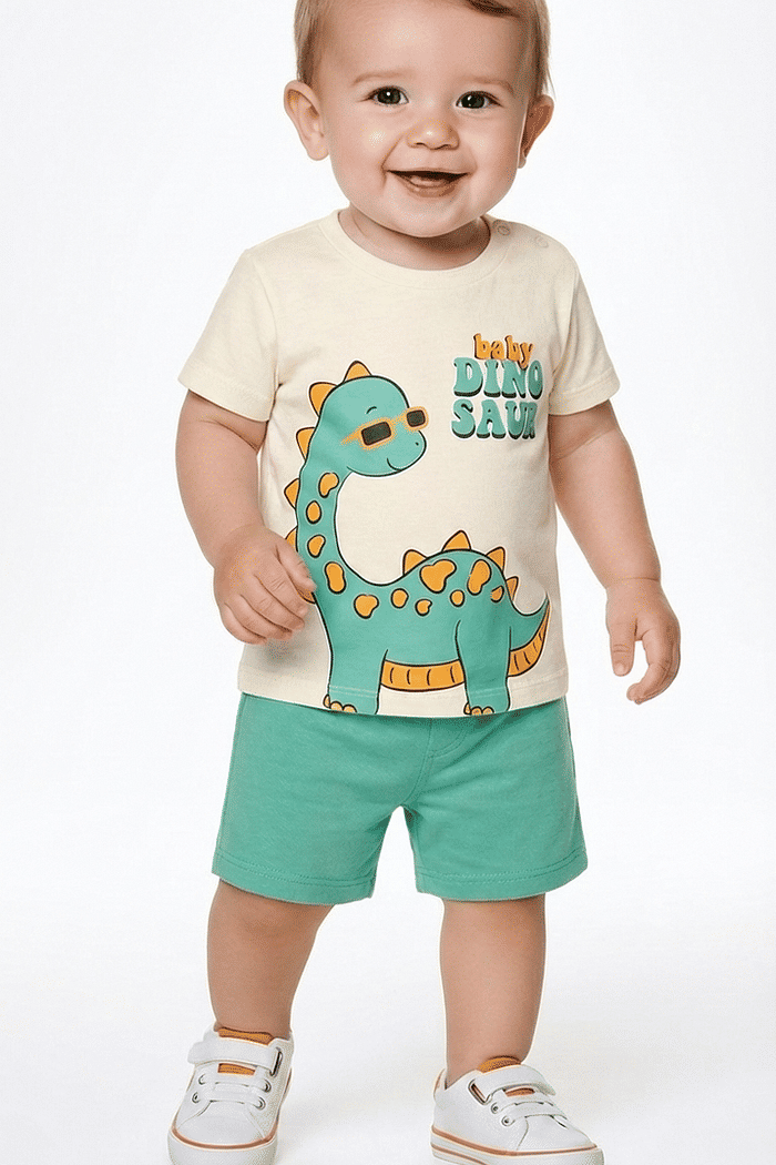 Conjunto camiseta estampa de dinossauro e bermuda