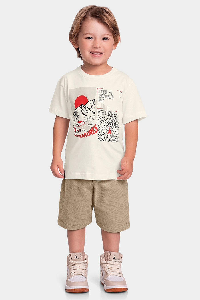 Conjunto camiseta adventures e bermuda com bolso em moletinho