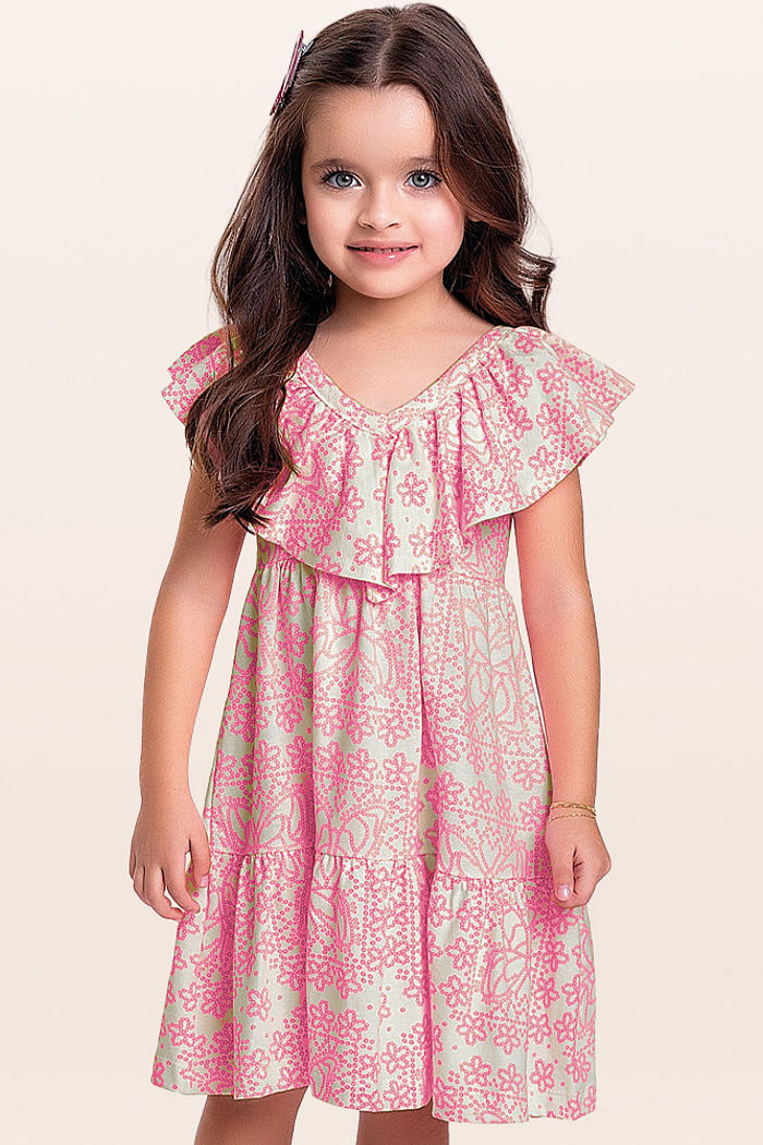 Vestido borboletas no campo