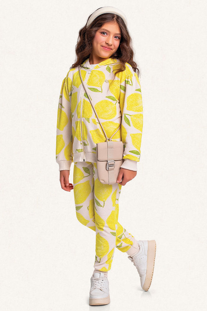 Conjunto jaqueta com capuz e calça em molecotton linho frutinhas
