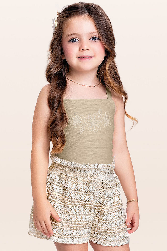 Conjunto regata e short com tecido rendado
