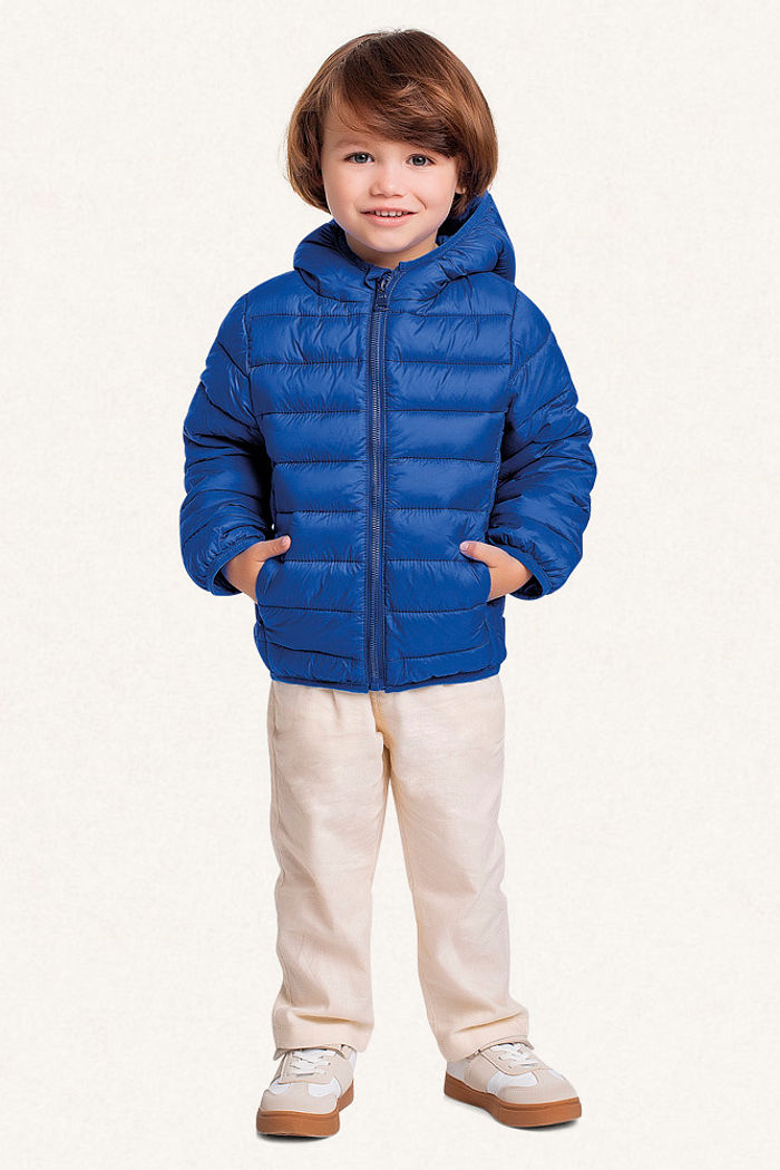 Jaqueta puffer forrada com bolso e com capuz