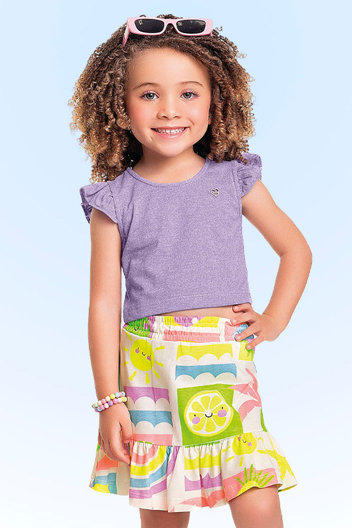 Conjunto blusa em meia malha molinê e short-saia em meia malha