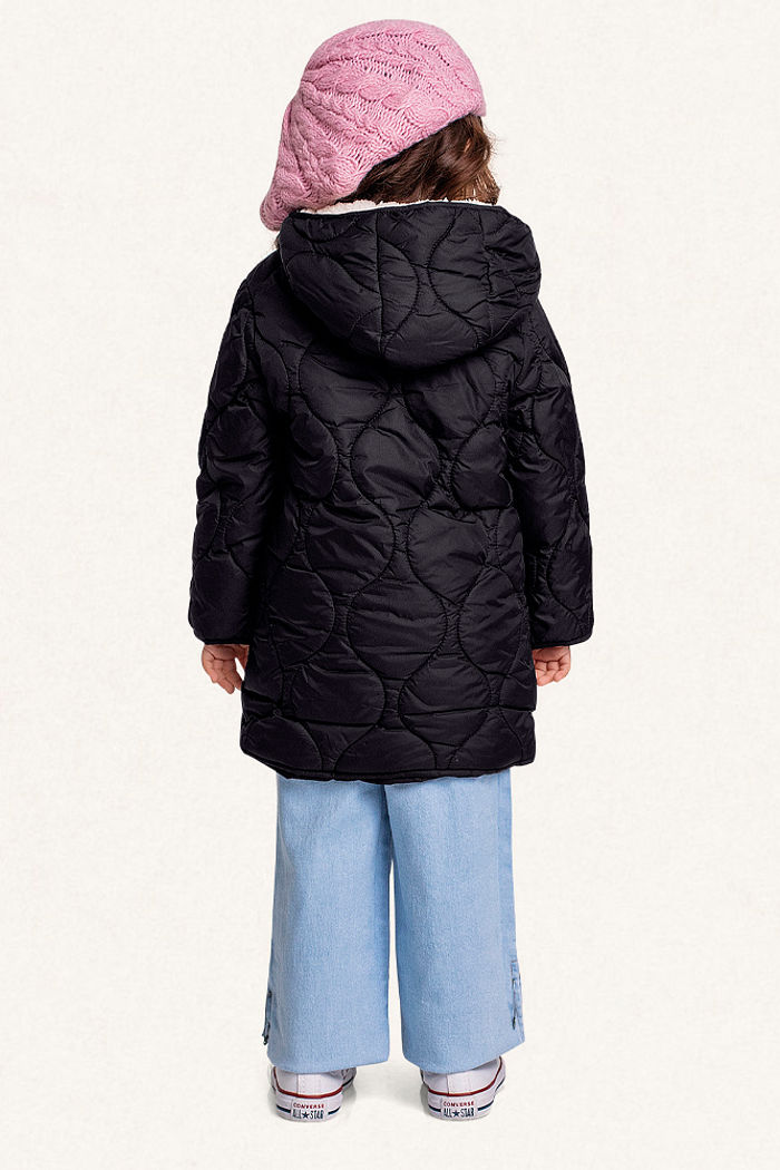 Jaqueta puffer com capuz forrada com pelo