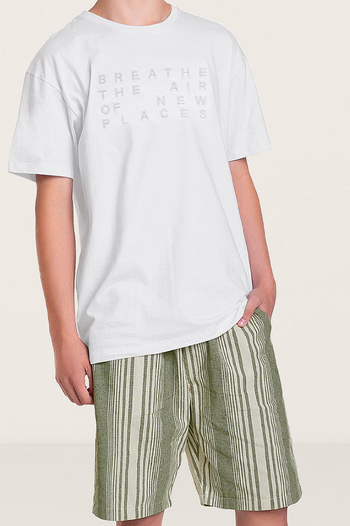 Conjunto camiseta breathe the air e short listrado