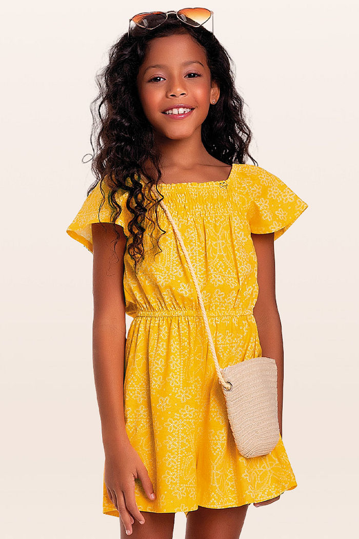 Macacão em meia malha borboletas no campo