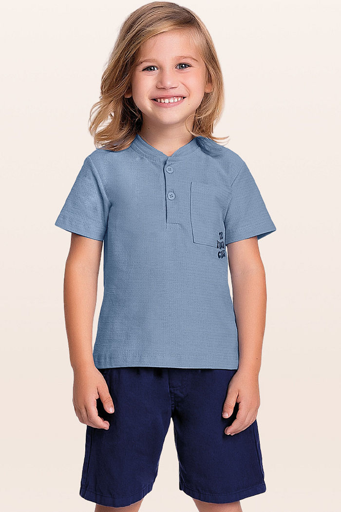 Conjunto camiseta com botão/bolso e bermuda