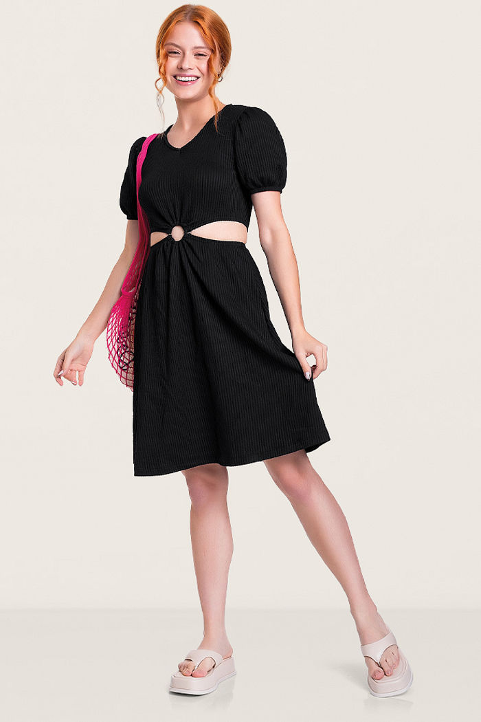 Vestido com algola decorativa em malha candy