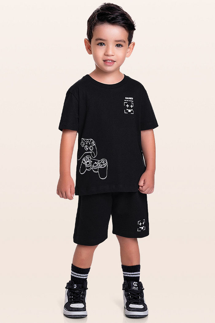 Conjunto camiseta e bermuda gamer