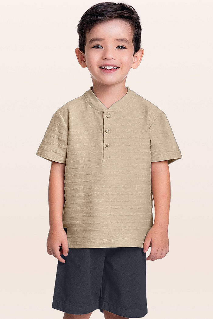 Conjunto camiseta listras com textura e bermuda