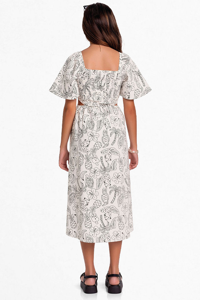 Vestido em tecido anaruga liso com amarração decorativa